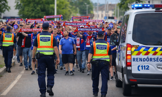 Rendőri k&iacute;s&eacute;retet kapnak a h&eacute;tv&eacute;gi Kazincbarcika - Ny&iacute;regyh&aacute;za vend&eacute;gszurkol&oacute;i