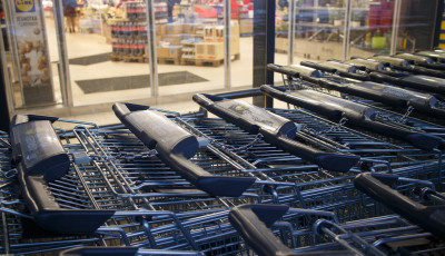 &Iacute;gy alakul a nagyobb boltok nyitvatart&aacute;sa az &uuml;nnepi h&eacute;tv&eacute;g&eacute;n