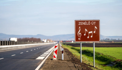 A 67-es ut&aacute;n &eacute;rik a szőlő - &Iacute;gy sz&oacute;l az orsz&aacute;g leg&uacute;jabb zen&eacute;lő &uacute;tja - VIDE&Oacute;