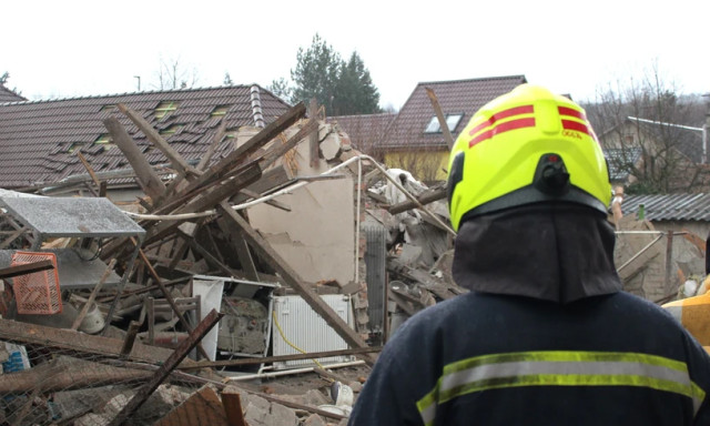 Robban&aacute;s volt Miskolc egyik utc&aacute;j&aacute;ban - ketten megs&eacute;r&uuml;ltek