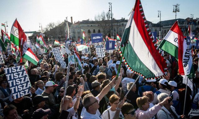 Publicus: a Tisza tov&aacute;bb erős&ouml;d&ouml;tt, a Fidesz 20 sz&aacute;zal&eacute;k al&aacute; zuhant