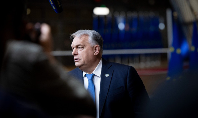 D&ouml;nt&ouml;tt a korm&aacute;ny, ez&uacute;ttal a v&aacute;ls&aacute;ghelyzetet hosszabb&iacute;tj&aacute;k meg