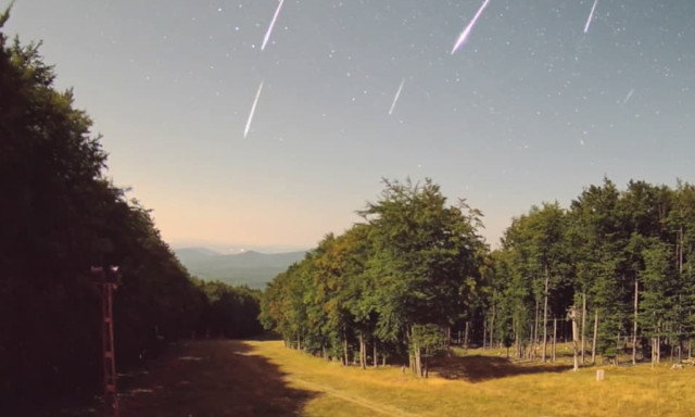 Lemaradt&aacute;l? &Iacute;gy suhantak felett&uuml;nk a Perseid&aacute;k - VIDE&Oacute;