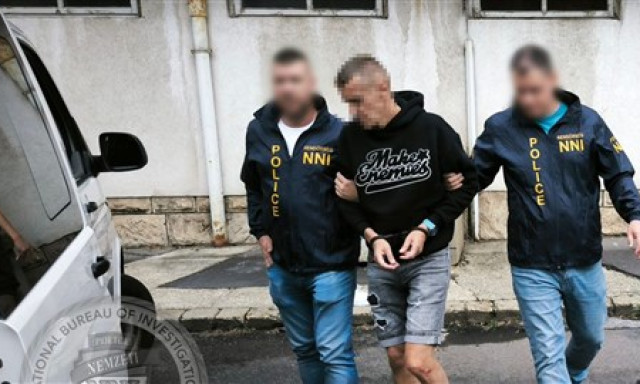 Miskolcon elfogt&aacute;k, Budapesten megsz&ouml;k&ouml;tt &ndash; Eur&oacute;pa egyik legkeresettebb bűn&ouml;zője &ouml;t &oacute;r&aacute;n &aacute;t bujk&aacute;lt a rendőr&ouml;k elől