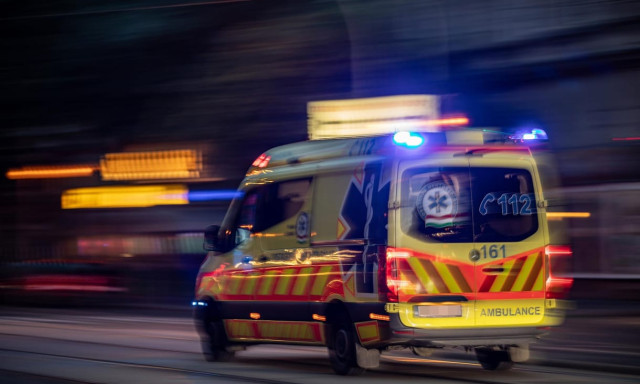 S&aacute;toralja&uacute;jhelyen egy aut&oacute; hal&aacute;lra g&aacute;zolt egy 9 &eacute;ves ker&eacute;kp&aacute;rost h&eacute;tfő k&eacute;ső d&eacute;lut&aacute;n &ndash; &iacute;rta a boon.hu