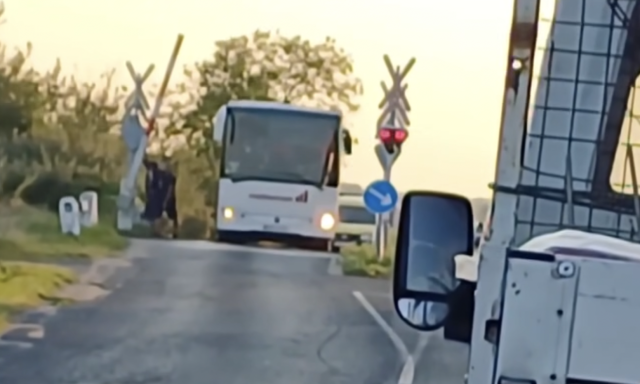 &Uacute;gy d&ouml;nt&ouml;ttek nem v&aacute;rnak tov&aacute;bb, &iacute;gy felnyitott&aacute;k a vas&uacute;ti soromp&oacute;t