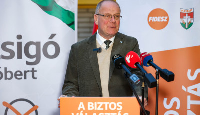 Nyílt levélben kéri Navracsics a nemzeti tőkéseket a jobboldali média megmentésére