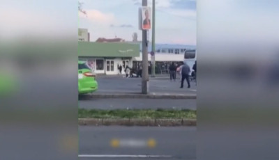 Csak egy &aacute;tlagos nap: T&ouml;megvereked&eacute;s volt a miskolci belv&aacute;rosban
