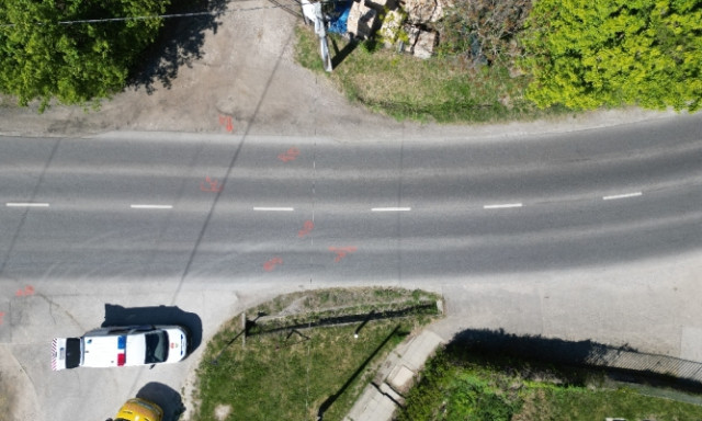 Kihajtott, majd elhajtott &ndash; baleset okoz&oacute;j&aacute;t keresik a miskolci rendőr&ouml;k