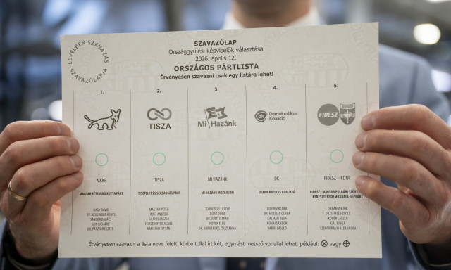 T&ouml;bb mint 35 ezer deleg&aacute;lt figyeli a v&aacute;laszt&aacute;s tisztas&aacute;g&aacute;t &aacute;prilis 12-&eacute;n