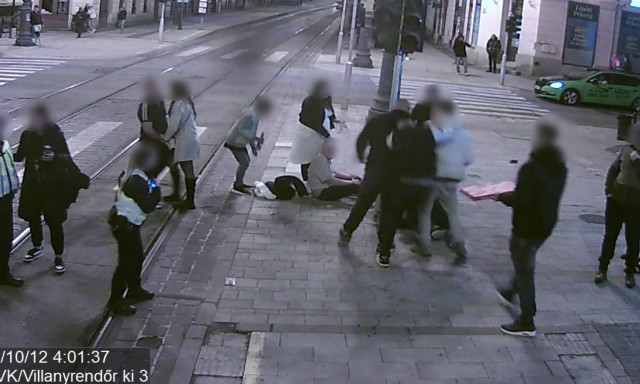 T&ouml;megvereked&eacute;s volt vas&aacute;rnap hajnalban Miskolc belv&aacute;ros&aacute;ban