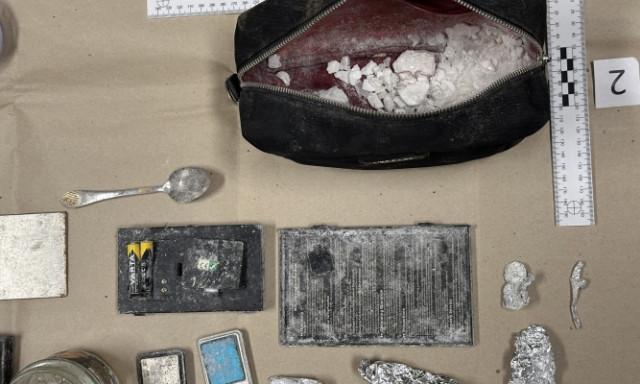 Csal&aacute;di v&aacute;llalkoz&aacute;sban ment a drogbiznisz Taktahark&aacute;nyban, az apa 16 &eacute;ves fi&aacute;t is bevonta a bizniszbe