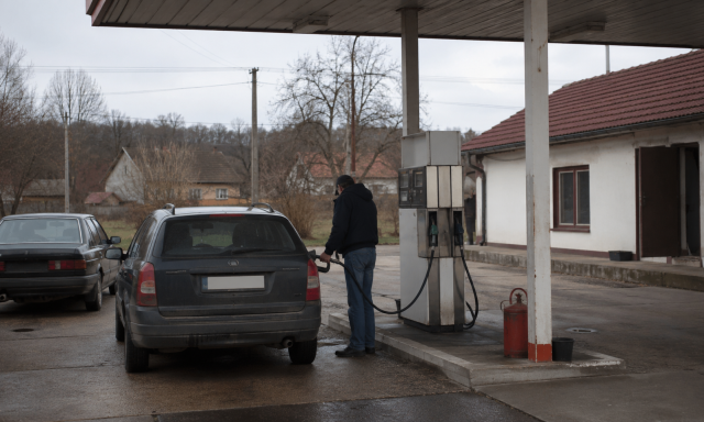 &Ouml;tliteres korl&aacute;toz&aacute;st vezettek be t&ouml;bb kis benzink&uacute;ton
