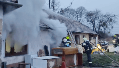 Tető &eacute;gett Saj&oacute;szentp&eacute;teren