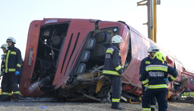 Miskolcon azonos&iacute;tj&aacute;k a lengyel buszbaleset hal&aacute;los &aacute;ldozatait