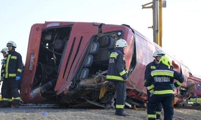 Miskolcon azonos&iacute;tj&aacute;k a lengyel buszbaleset hal&aacute;los &aacute;ldozatait