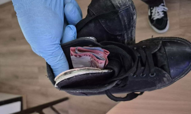 Fiatalkor&uacute;ak t&ouml;rtek be egy tisza&uacute;jv&aacute;rosi b&uuml;f&eacute;be