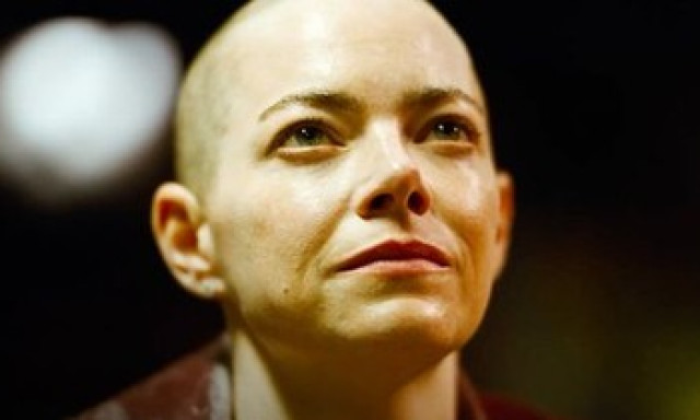 A h&eacute;ten mutatj&aacute;k be a Bugonia-t