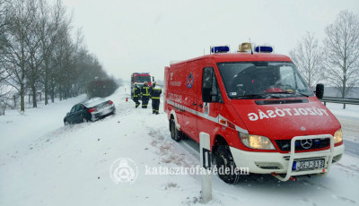 Monajon, Berent&eacute;n &eacute;s G&ouml;rbeh&aacute;z&aacute;n&aacute;l is aut&oacute;k &uuml;tk&ouml;ztek