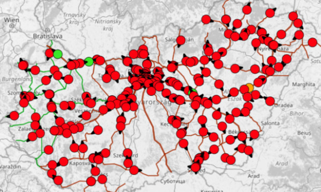 A M&Aacute;V lemaradt az &oacute;ra&aacute;t&aacute;ll&iacute;t&aacute;sr&oacute;l &ndash; &Iacute;gy minden vonat k&eacute;sett &eacute;s m&eacute;g fizettek is &eacute;rte