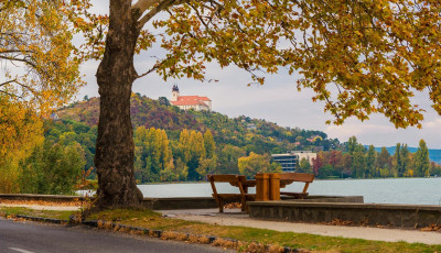 Marad a v&aacute;ltoz&eacute;kony időj&aacute;r&aacute;s